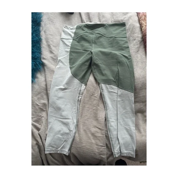 ⭐️SOLD⭐️ Nulu Colour Block High-Rise Crop 23" - Picture 2 of 3